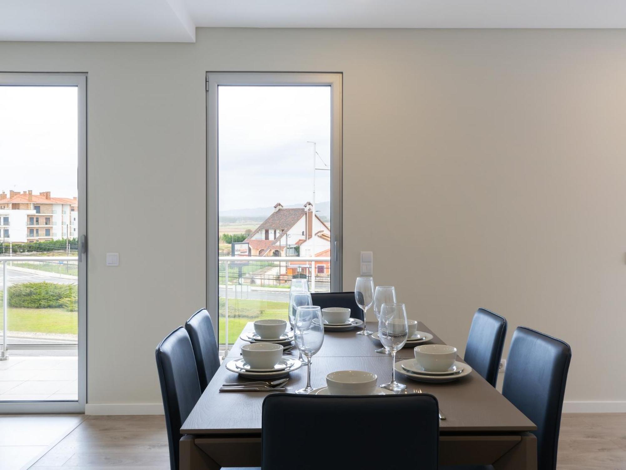 Beautiful Apartment In S O Martinho Do Porto With Balcony São Martinho do Porto Exteriér fotografie