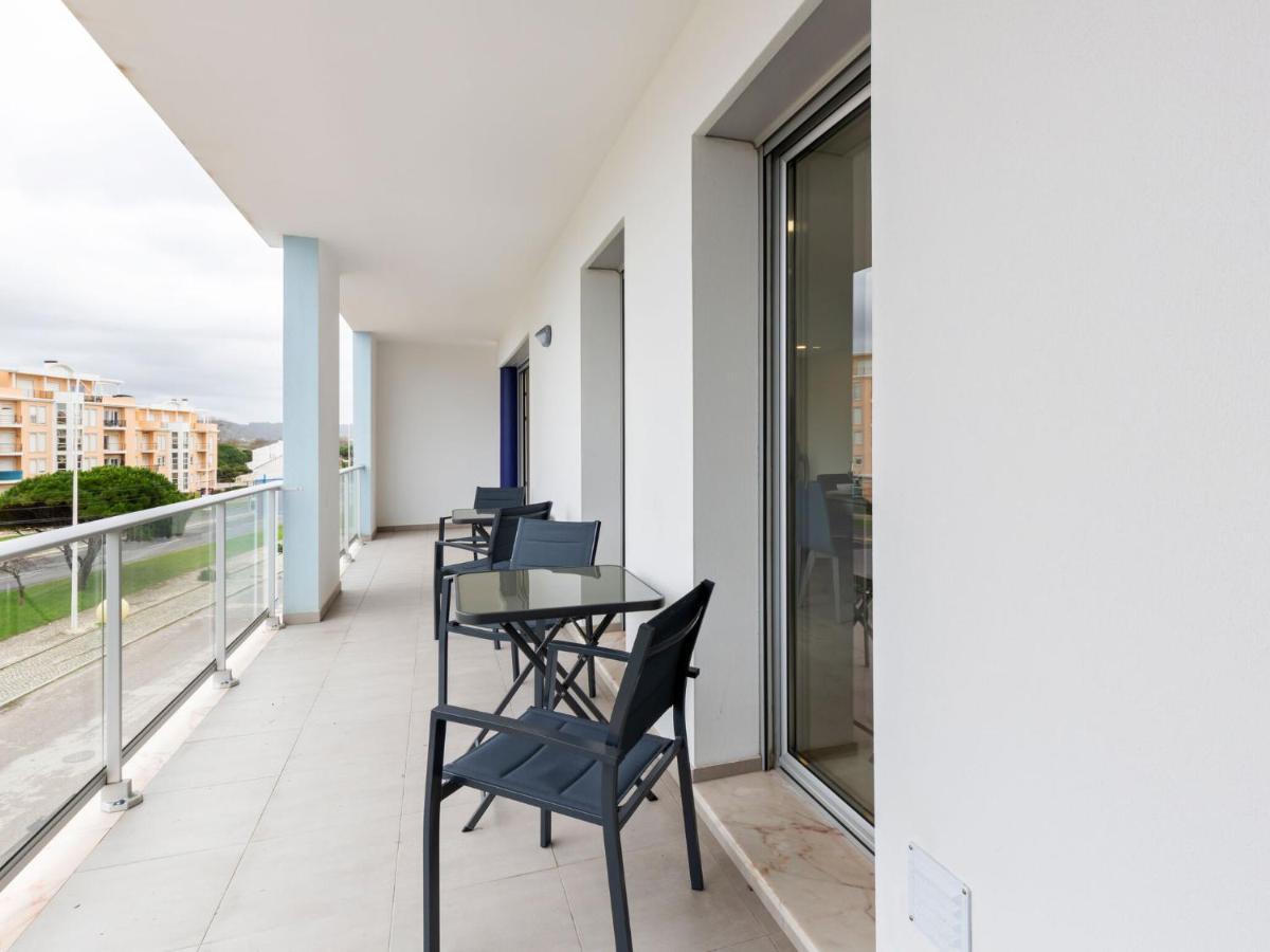 Beautiful Apartment In S O Martinho Do Porto With Balcony São Martinho do Porto Exteriér fotografie