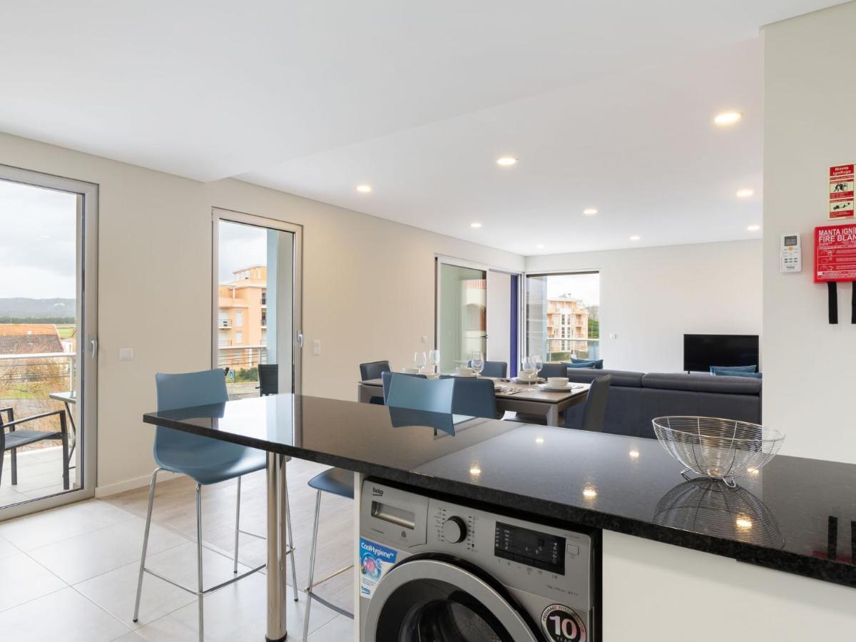 Beautiful Apartment In S O Martinho Do Porto With Balcony São Martinho do Porto Exteriér fotografie
